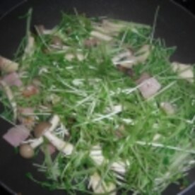 再生した豆苗のオイスターソース炒め レシピ 作り方 By Chaachan6066 楽天レシピ 再生した豆苗のオイスターソース炒め レシピ 作り方 By Chaachan6066 楽天レシピ